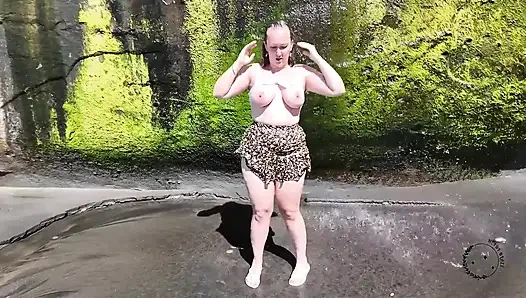 Мерцающие пески, захватывающий водопад и потрясающий оргазм!