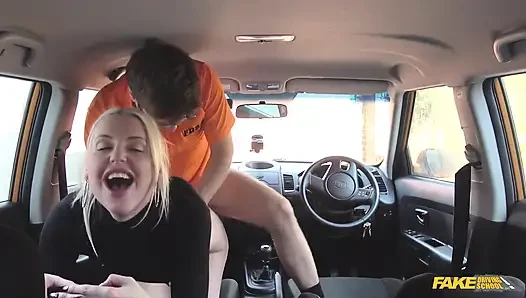 Fake Driving School - шаловливая студентка-водитель Lexi Lou глубоко заглатывает инструктора Райана, получает жестко трахается, пока она не сквиртует и кончает