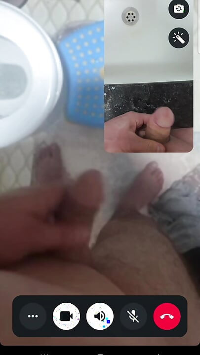 คู่รักเคิร์ดช่วยตัวเองในเวลาเดียวกัน