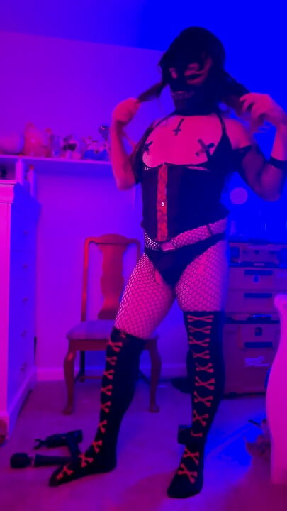 Toying solo TheXD cần những bộ trang phục mới gửi cho tôi một số! Cảm ơn bạn