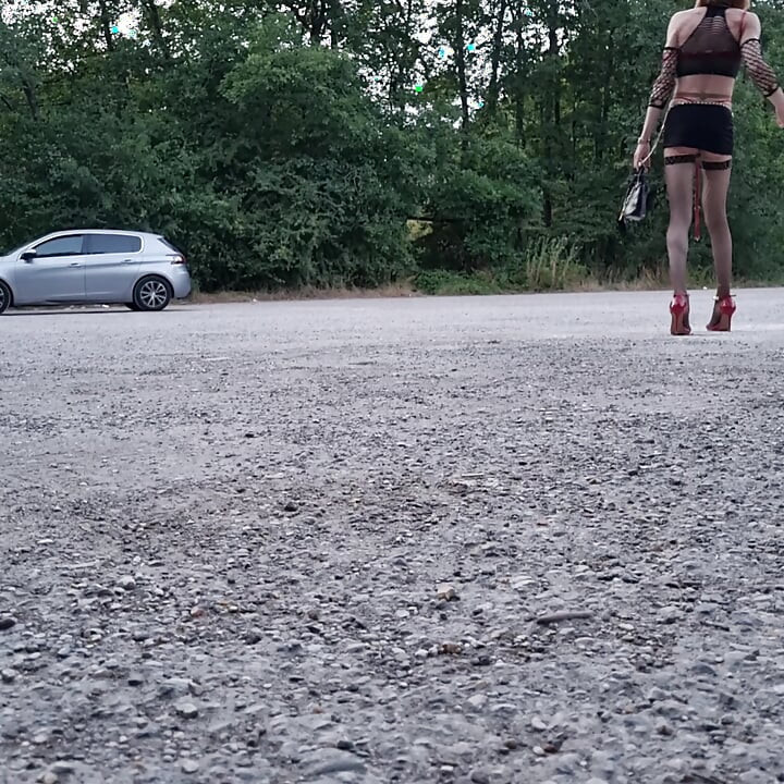 SchooL❣️Teacher shows off in the car park of La Faisanderie. [⁵Jul²⁶] ²⁰h ²³h VaneSsaBiTCHx PariSChienneTrvprod⁹¹