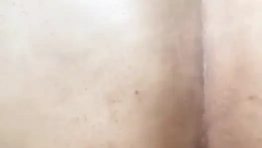 Büyük götlü iri güzel kadın yanaklarına boşalana kadar büyük zenci yarağını alıyor