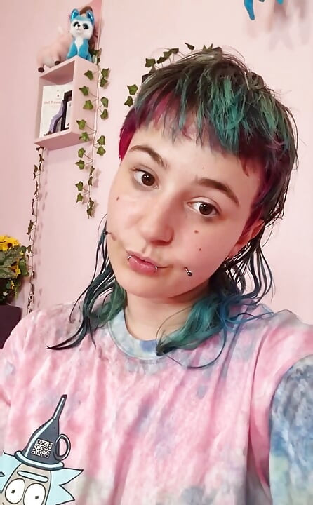 Hello Newbies! Quite a Few New Subscribers in the Last Few Days. I Hope You Like the Content... I'm in a Phase.