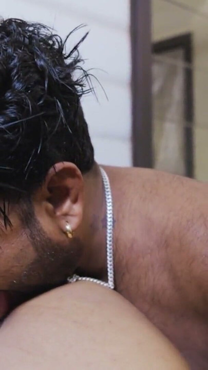 indígena desi Room service guy fez sexo depois de ver menina sozinha em hotel sexy menina hindi audio | Clipe 1