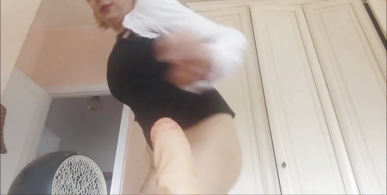 Güzel mükemmel götümden osuruyor