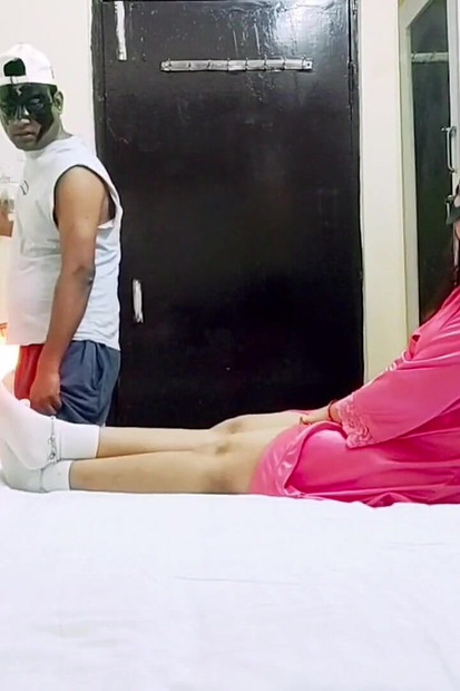 Iza kulisa snimanja za Jiju Salija u hotelskoj sobi Nainital