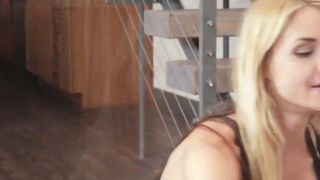 Snapchat MILF von der sexy Stiefmutter ihres Freundes verführt, groß