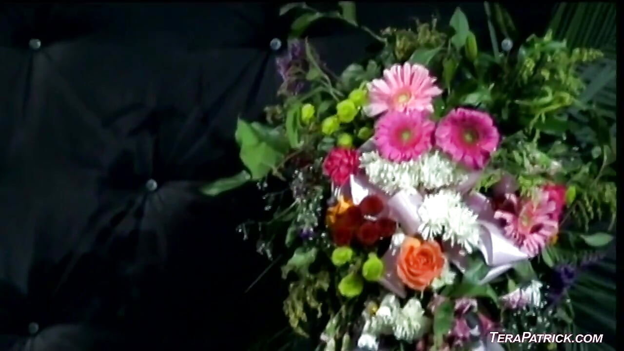 Gorąca Azjatka Lucy Lee bierze walenie we wszystkie dziury z DP