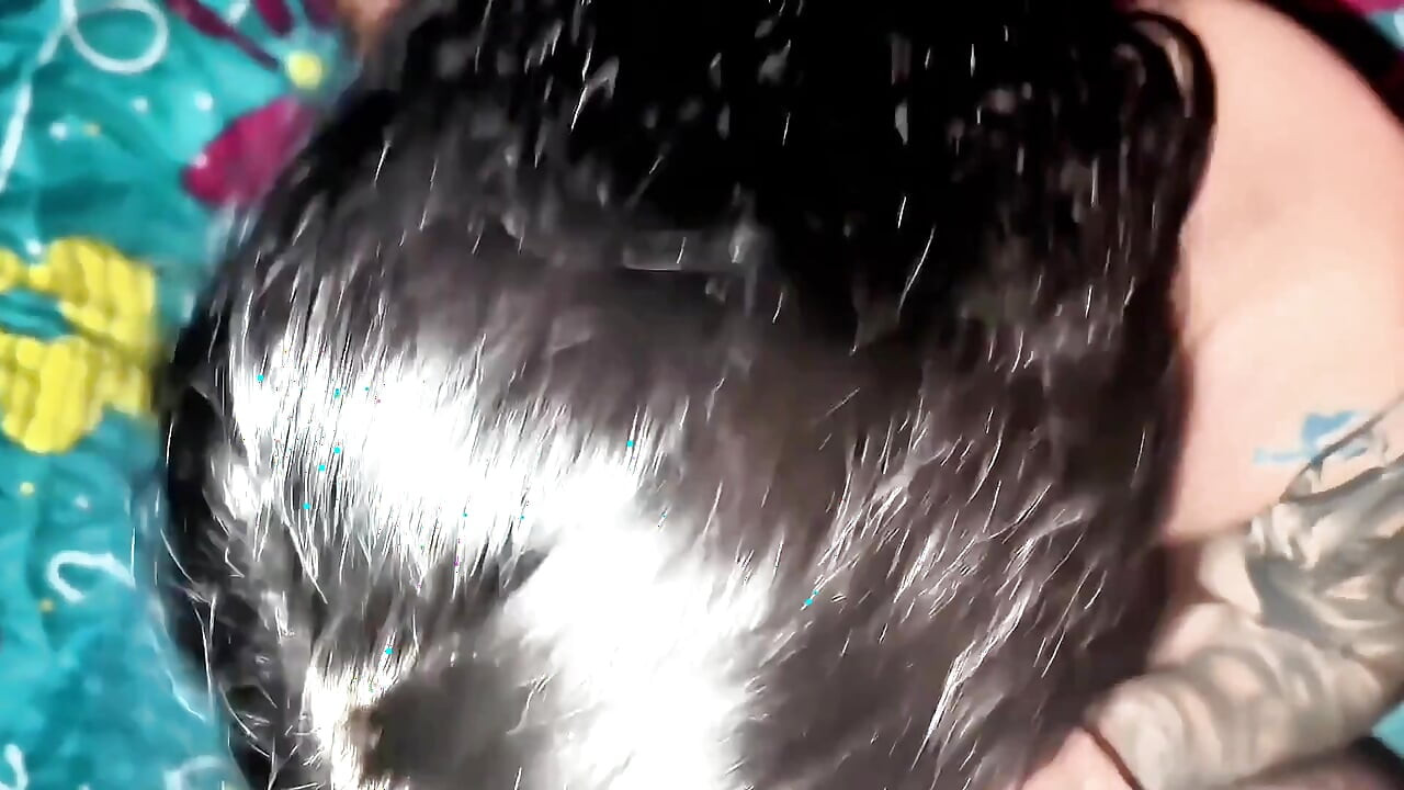 Hardcore sex Kitty DJ blir skoningslöst knullad av en äldre man - Hardcore åldersskillnad
