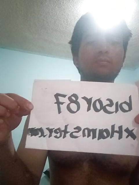 Tânăr cu pulă groasă