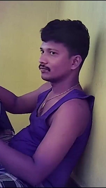 Mesti tengok detik dari "isteri rumah kampung India bercium panas romantik"