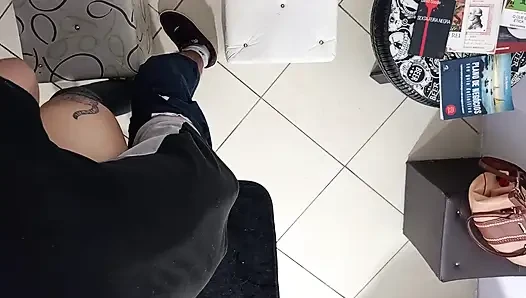 Ruang tunggu adalah tempat yang baik untuk berhubungan seks.