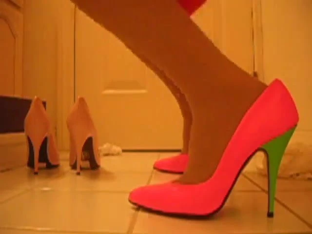 Fuchsia pumps1