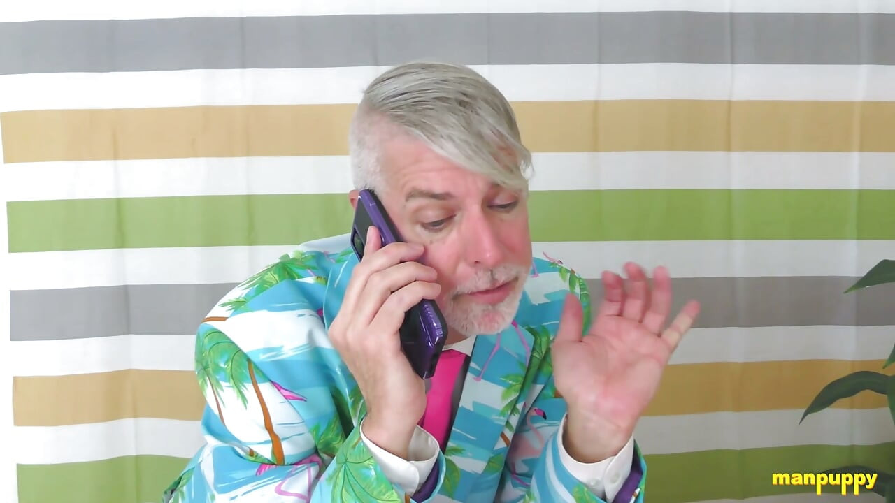 ManPuppy Richard Lennox Humiliates Paul Trip At the Airport Security Desk