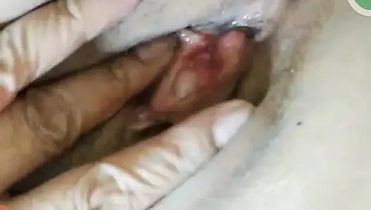 Cewek itu bilang padaku cukup coz teman kantornya ada di kamar nyaman