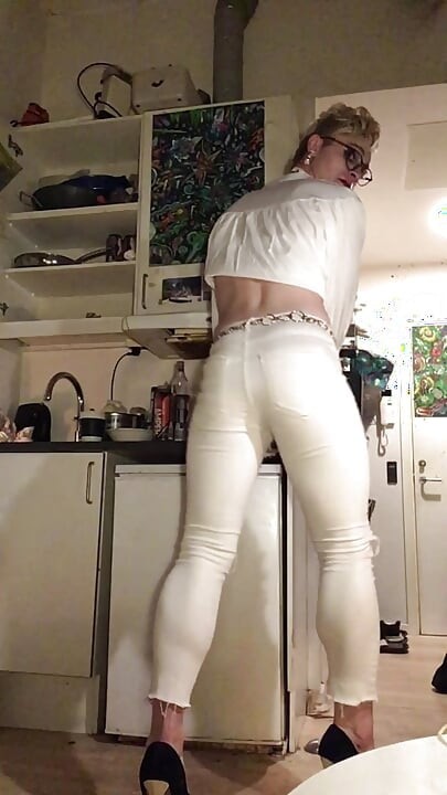 SissyWhiteboi Jes Brinch in white jeans