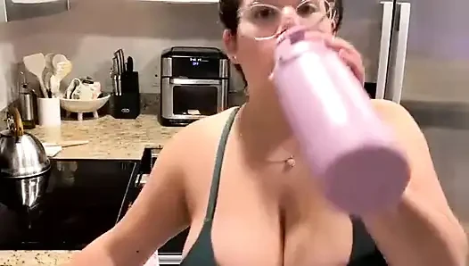 Прямая трансляция с Dani Valentina