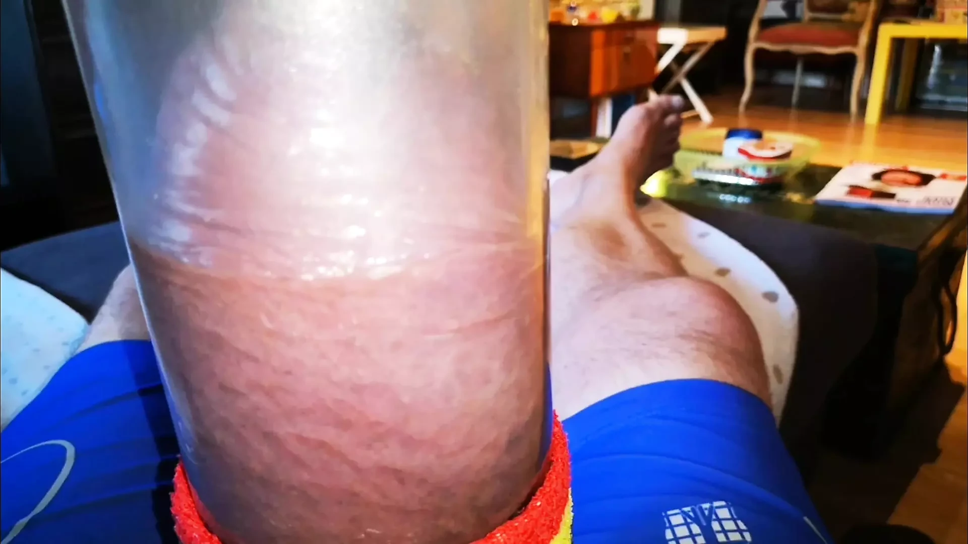 Ejaculând în timp ce pompez în cea mai mare a mea