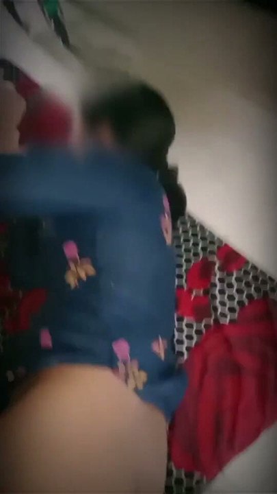 Quente indiana esposa fodida em terno azul salwar | Clipe 1