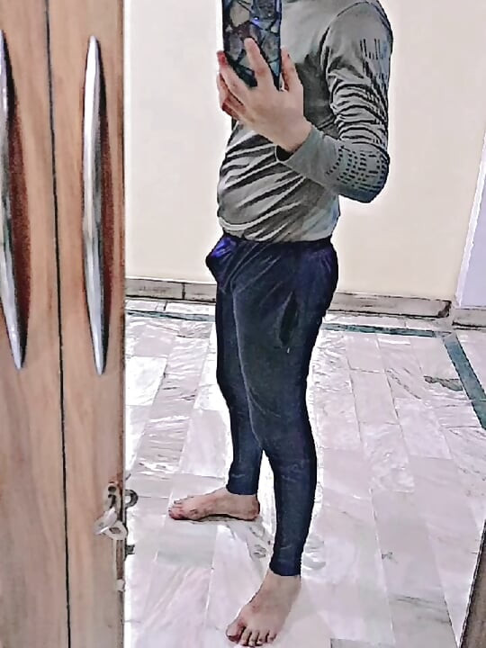 Desi lund khada hai