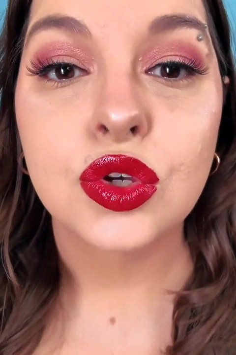 Forever Weak for My Lips - Seductress Sydney Screams Applies Red Lipstick Before Covering You with Her Lipstick Kiss Marks