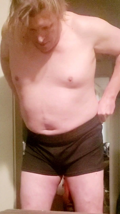 Lee Przybylowicz shows his camel toe