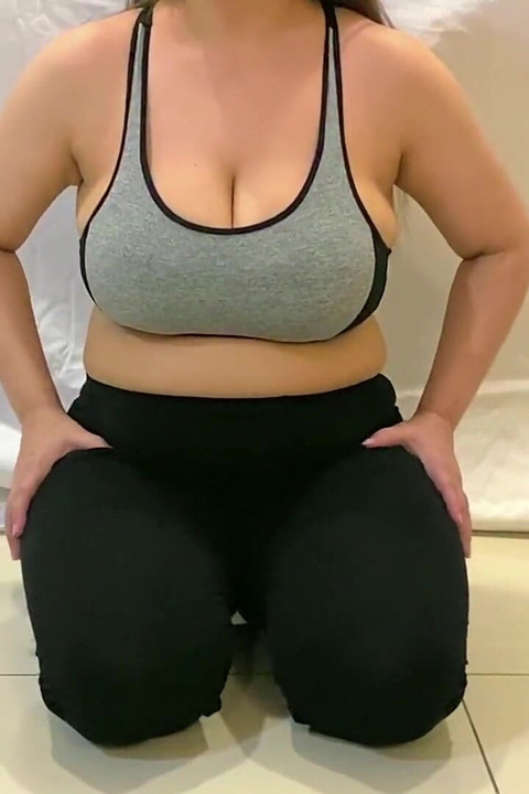 Big Tits MILF Playing with Her Big Nipples and Big Boobs