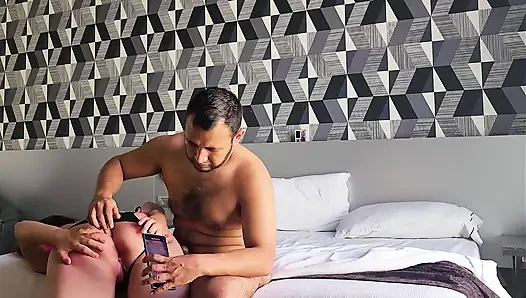 Mulut cewek nakal ini dicrot sperma banyak banget setelah pantatnya dientot habis-habisan