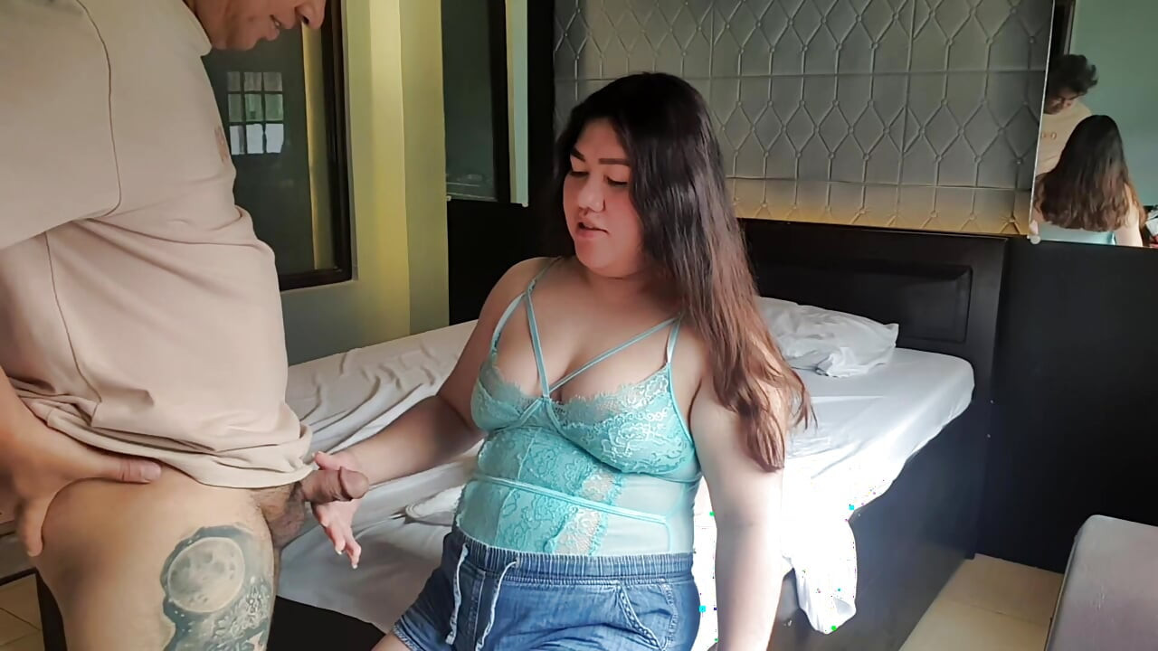 Temanku memanggil penisku hanya untuk membiarkanku mencoba boneka pantatnya