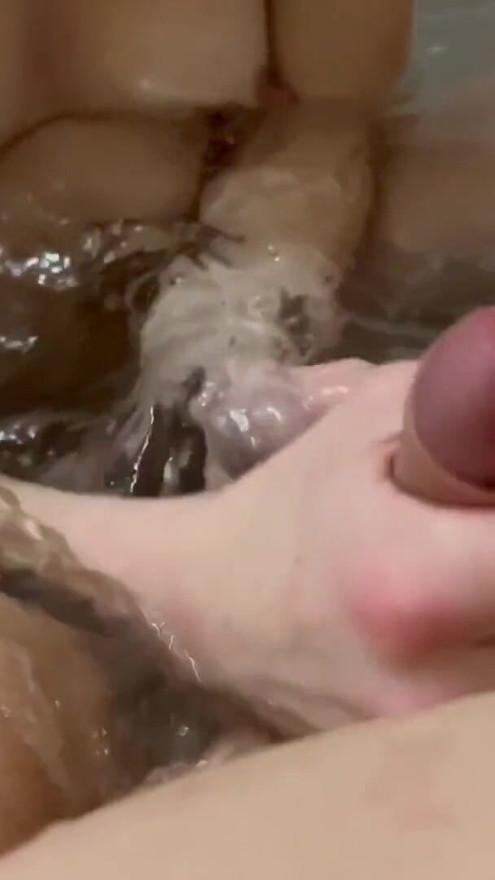 I give her a little surprise while taking a bath | Clip 1
