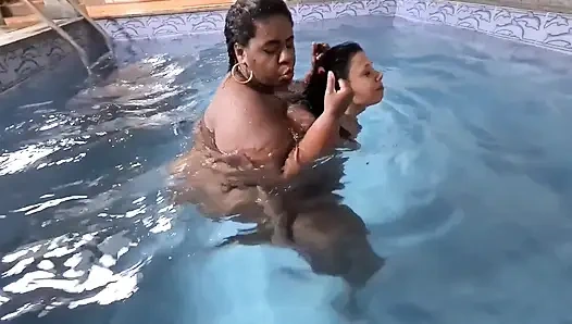 Asli hewan peliharaan ngabisin memeknya - natalie si cewek semok kulit putih dan kurus