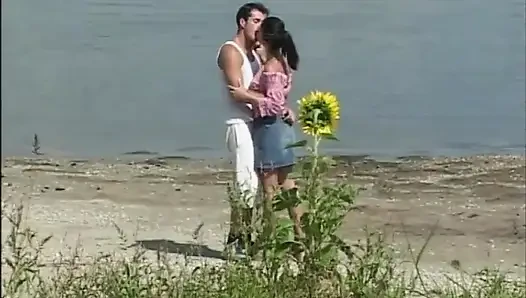 Erstaunliche sexy MILFs mit schönen titten gefickt im stehenden doggystyle (kompletter film)