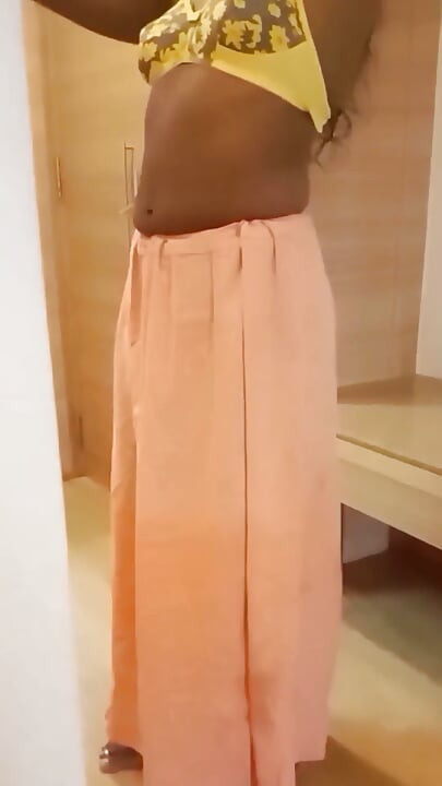 J’ai offert mon gros cul noir à mon patron principal pour la promotion de mon mari cocu - sodomie tamoule en levrette ! Indianhotwifex