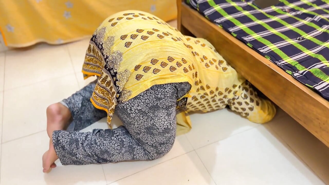 Casamento Al'ab Dhat Almuakhrat Alkabirat Walshawniat Ealiqat Taht Alsarir Walan Turid Mumarasat Aljins