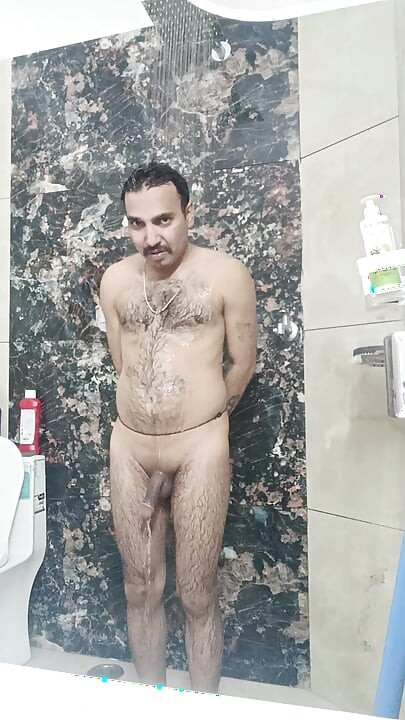 Une policière indienne se fait sucer et baiser par son voisin et son prof pakistanais officier de l’armée
