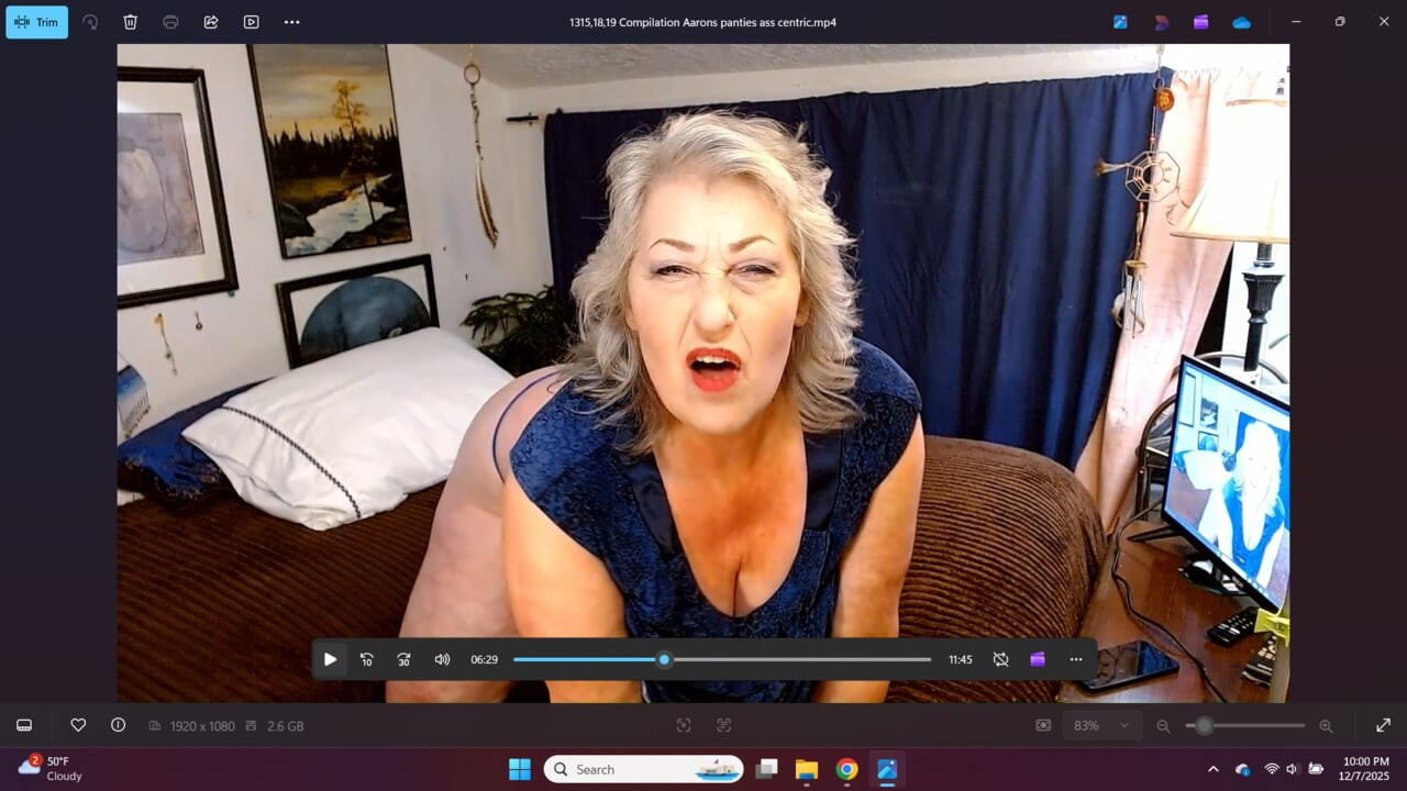 यह सभी पैंटीज के साथ भेजे गए 3 वीडियो का संकलन है