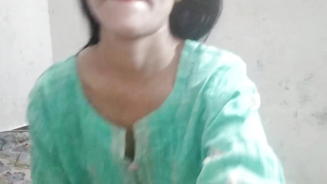 Indian college girl ko paise dekar pure kapde utar kar pel diya