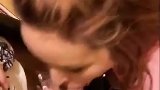 Rachel betrügt, lutscht und squirtet