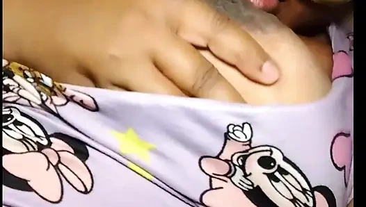 Mastürbasyon yapıp boşalırken bedenimin tadını çıkarmanı istiyorum