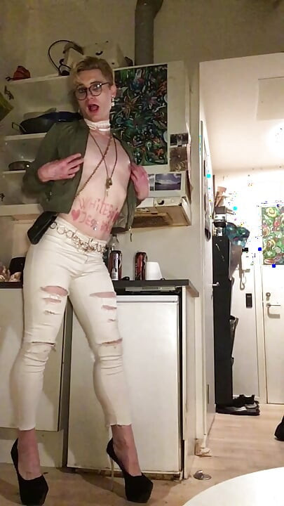 SissyWhiteboi Jes Brinch in white jeans