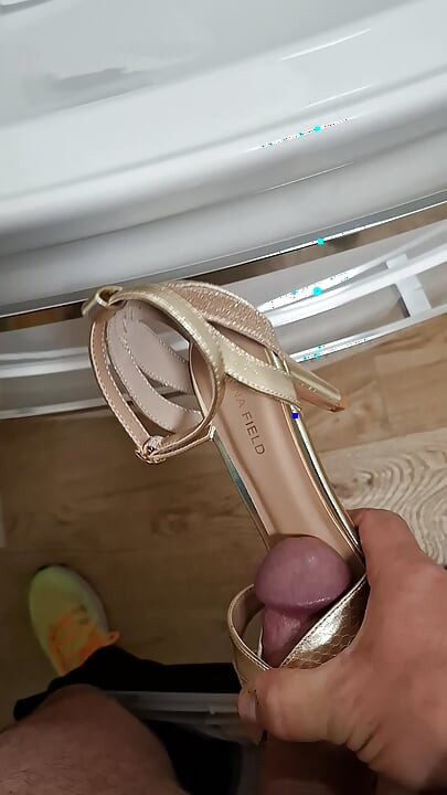 Cum on shoes