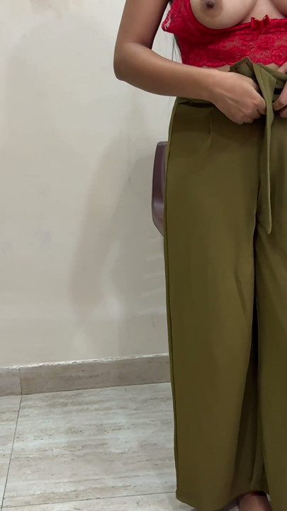 Horny Saara Got Fucked From His Staff for Promotion New XXX Porn in Hindi