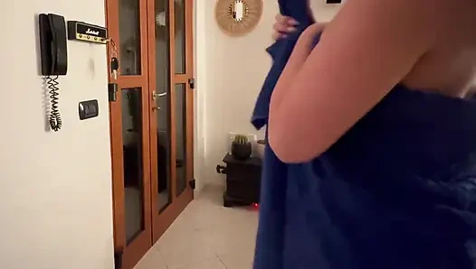 Обнаженная шутка с доставщиком пиццы