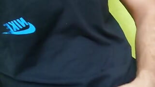 Lelaki desi panas melancap dalam solo