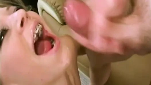 Зрелая MILF получает трудности сзади