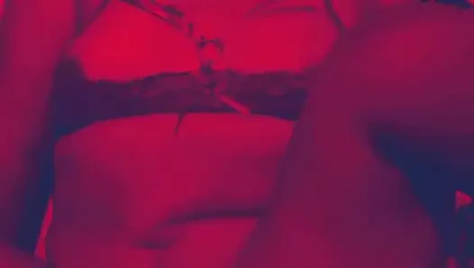 Я обожаю своего соседа, за мою задницу