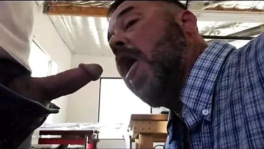 ben aç bir ibneyim
