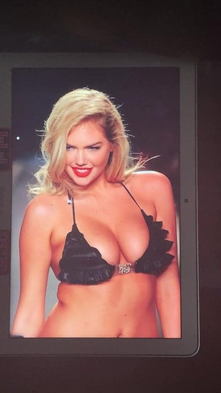 Kate upton น้ําแตกหัวนม