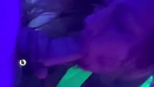 Zoey portland dientot habis-habisan sama kontol besar di klub malam