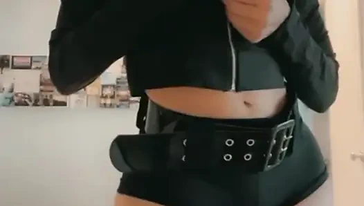 OFFICER LELA STAR WIRD DICH HART BESTRAFEN